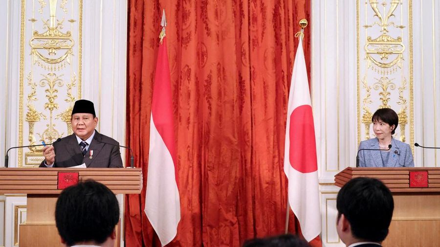 Presiden Indonesia Prabowo Subianto dan Perdana Menteri Jepang Sanae Takaichi menyampaikan pernyataan mereka setelah pembicaraan di wisma Akasaka di Tokyo, Jepang, 31 Maret 2026. (YOSHIKAZU TSUNO/Pool via REUTERS)