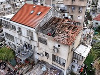 Lagi! Iron Dome Bobol, Bom Kluster Iran Tembus Israel Jebol Atap Warga