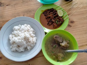 Nikmatnya Satai Matang Khas Aceh yang Disantap dengan Nasi dan Kuah Sup