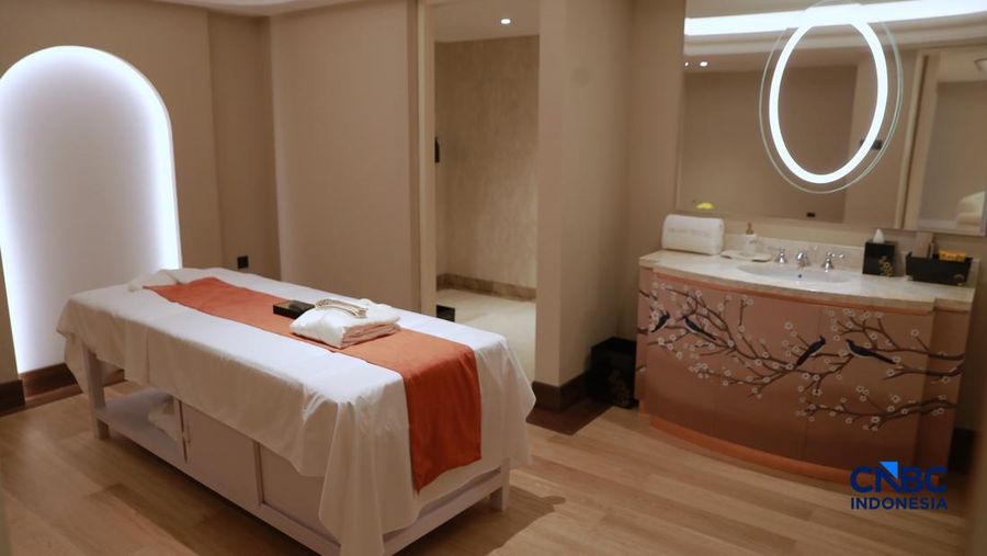 Fasilitas Wellness spa relaksasi di lantai 21 Trans Hotel Cibubur menawarkan manfaat menyeluruh untuk kesehatan fisik. (CNBC Indonesia/Muhammad Sabki)