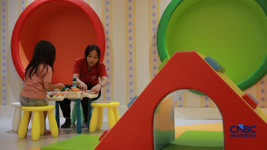 Area santai eksklusif di Lobby Lounge Trans Hotel Cibubur, Selasa, (31/3/2026). (CNBC Indonesia/Muhammad Sabki)