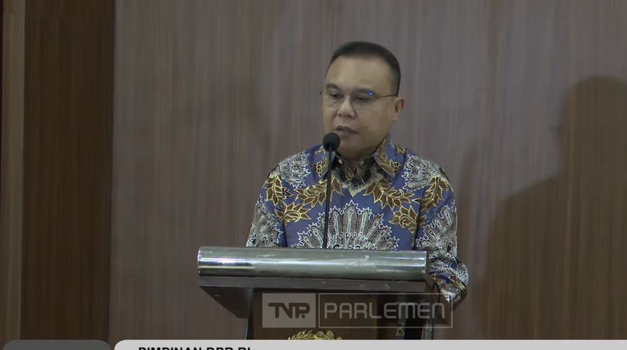 Wakil Ketua DPR RI Sufmi Dasco Ahmad mengumumkan bahwa tidak ada penyesuaian harga Bahan Bakar Minyak (BBM) bersubsidi dan non subsidi besok, Rabu, 1 April 2026. (Tangkapan layar youtube DPR RI)