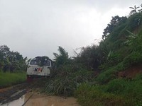 KA Ciremai Terjebak Longsor di Dekat Terowongan Sasaksaat, Jalur Putus
