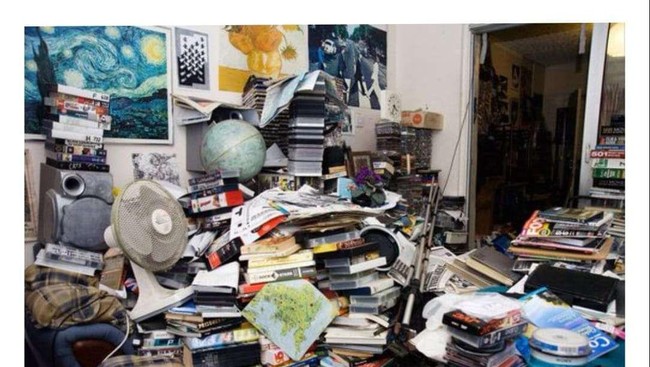 Viral Kamar Kos Penuh Sampah, Ini Penjelasan Hoarding Disorder