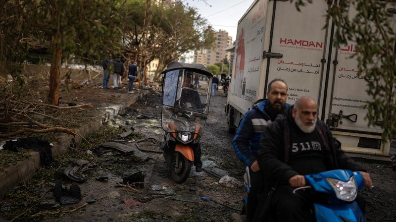 Sebuah ledakan terjadi di sebuah gedung setelah serangan Israel, di tengah meningkatnya permusuhan antara Israel dan Hizbullah, seiring berlanjutnya konflik AS-Israel dengan Iran, di Beirut, Lebanon, 31 Maret 2026. (REUTERS/Mohammad Yassine)