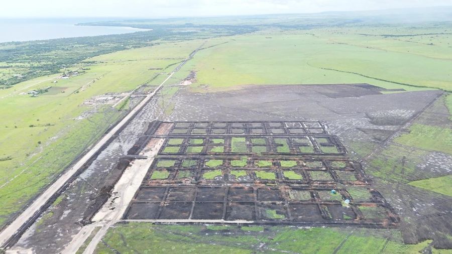 Pembangunan tambak udang terintegrasi KKP seluas 2.150 hektare di Sumba Timur, NTT terus berprogres, ditargetkan rampung dua tahun dengan investasi Rp7,2 triliun. (Dok. KKP)