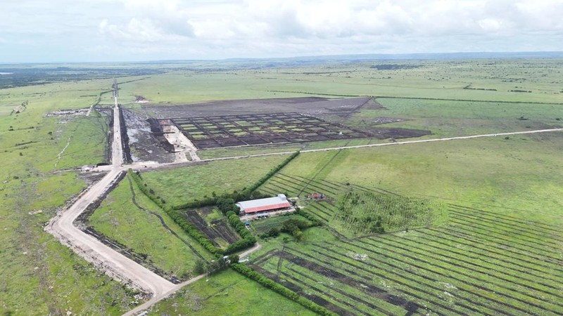 Pembangunan tambak udang terintegrasi KKP seluas 2.150 hektare di Sumba Timur, NTT terus berprogres, ditargetkan rampung dua tahun dengan investasi Rp7,2 triliun. (Dok. KKP)