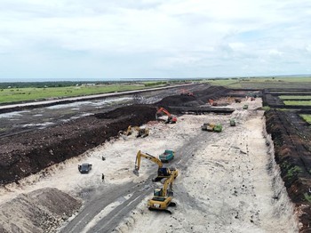 Pembangunan tambak udang terintegrasi KKP seluas 2.150 hektare di Sumba Timur, NTT terus berprogres, ditargetkan rampung dua tahun dengan investasi Rp7,2 triliun. (Dok. KKP)