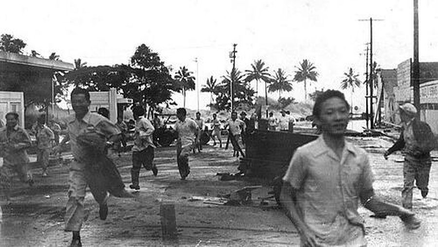 Penampakan tsunami yang menerjang Hawaii pada 1 April 1946. (Istimewa/Pacific Tsunami Museum, Rebecca Lyman Enskine Collection)