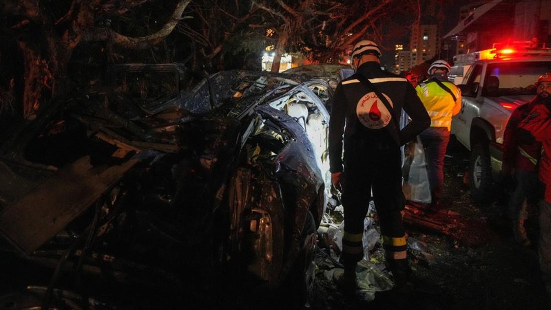 Sebuah ledakan terjadi di sebuah gedung setelah serangan Israel, di tengah meningkatnya permusuhan antara Israel dan Hizbullah, seiring berlanjutnya konflik AS-Israel dengan Iran, di Beirut, Lebanon, 31 Maret 2026. (REUTERS/Mohammad Yassine)