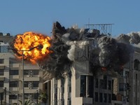 Israel Luncurkan Rudal ke Iran-Lebanon, Klaim Bunuh Komandan Hizbullah