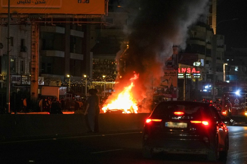 Sebuah ledakan terjadi di sebuah gedung setelah serangan Israel, di tengah meningkatnya permusuhan antara Israel dan Hizbullah, seiring berlanjutnya konflik AS-Israel dengan Iran, di Beirut, Lebanon, 31 Maret 2026. (REUTERS/Mohammad Yassine)