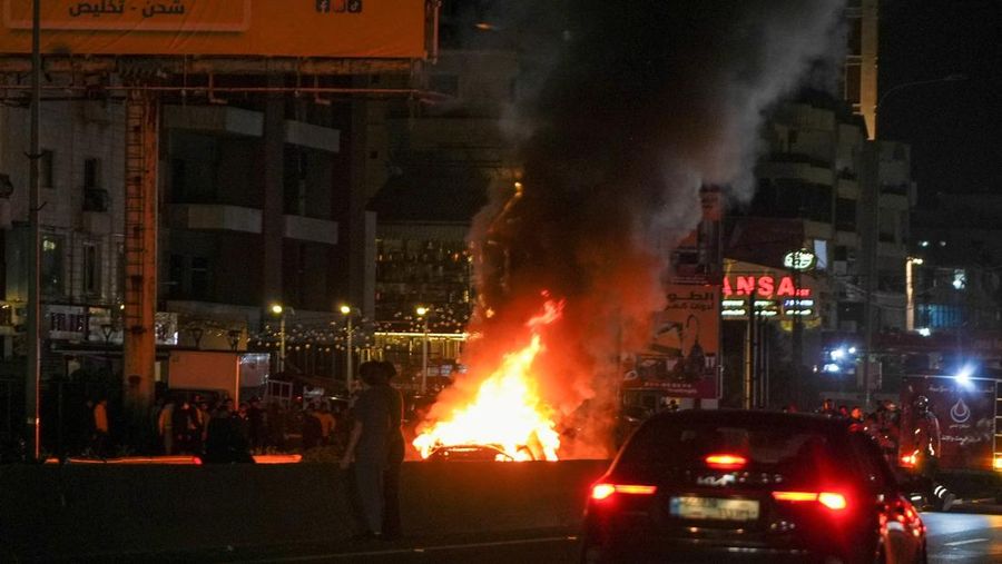 Sebuah ledakan terjadi di sebuah gedung setelah serangan Israel, di tengah meningkatnya permusuhan antara Israel dan Hizbullah, seiring berlanjutnya konflik AS-Israel dengan Iran, di Beirut, Lebanon, 31 Maret 2026. (REUTERS/Mohammad Yassine)