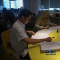 Sejumlah Aparatur Sipil Negara (ASN) menyelesaikan pekerjaannya di Gedung Balai Kota DKI Jakarta, Rabu (1/4/2026). (CNBC Indonesia/Faisal Rahman)