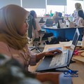 Sejumlah Aparatur Sipil Negara (ASN) menyelesaikan pekerjaannya di Gedung Balai Kota DKI Jakarta, Rabu (1/4/2026). (CNBC Indonesia/Faisal Rahman)