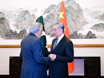 Perang Iran Kian Panas, China-Pakistan Turun Tangan Selamatkan Hormuz