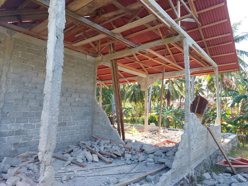 Gempa bumi magnitudo 7,6 di perairan Bitung, Sulawesi Utara dan Maluku Utara, Kamis (2/4/2026) pagi. (REUTERS/Tonny Rarung)