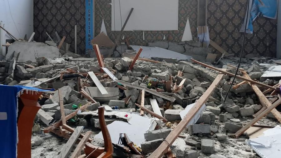 Gempa bumi magnitudo 7,6 di perairan Bitung, Sulawesi Utara dan Maluku Utara, Kamis (2/4/2026) pagi. (REUTERS/Tonny Rarung)