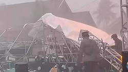 Rara LIDA Nyaris Tertimpa Panggung yang Roboh Saat Isi Acara di OKI