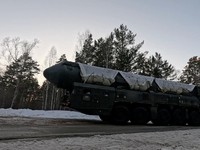 Potret Rudal Nuklir Yars Dikerahkan, Rusia Pamer Kekuatan