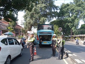 Arus Lalin Karanglo Menuju Kota Malang Usai Tersendat Bus Mogok