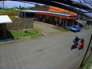 Aksi Secepat Kilat Jambret Kalung di Pasuruan Terekam CCTV