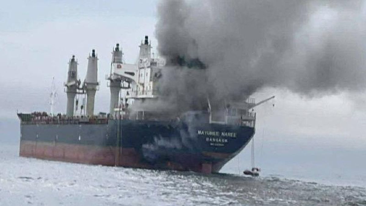 Ilustrasi berita Nasional: Terjadi Lagi, Kapal Tanker Terbakar Usai Hantam Ranjau di Selat Hormuz