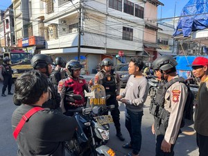 Jukir Liar di Makassar Marahi Pemobil Usai Dikasih Rp 2.000, Pelaku Ditangkap