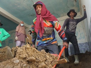 Warga Meureudu & Pemerintah Gotong Royong Kebut Pemulihan Pascabencana