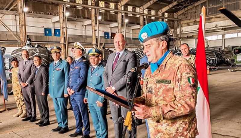 Suasana upacara pelepasan dan penghormatan tiga jenazah personel penjaga perdamaian Indonesia yang tergabung dalam misi United Nations Interim Force in Lebanon (UNIFIL) di Hanggar Lebanese Air Force, Beirut, Lebanon, Kamis (2/4/2026). (Instagram/bakom.ri)