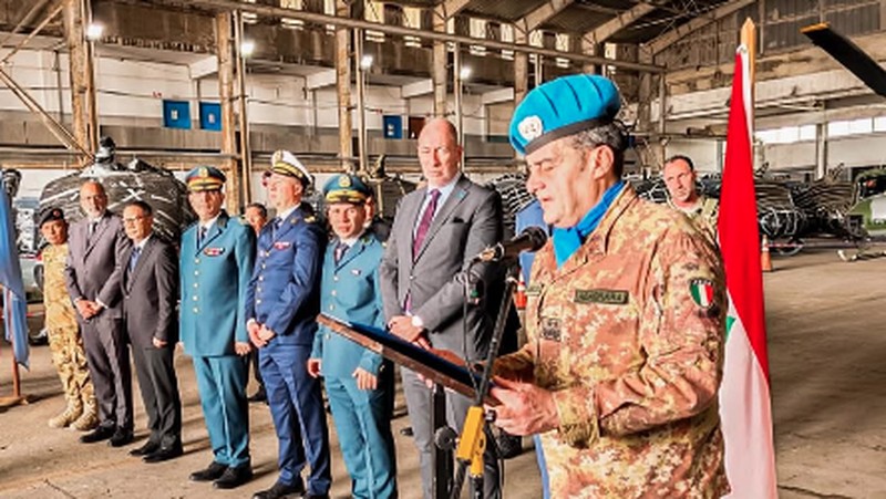 Suasana upacara pelepasan dan penghormatan tiga jenazah personel penjaga perdamaian Indonesia yang tergabung dalam misi United Nations Interim Force in Lebanon (UNIFIL) di Hanggar Lebanese Air Force, Beirut, Lebanon, Kamis (2/4/2026). (Instagram/bakom.ri)