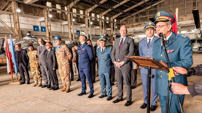 Suasana upacara pelepasan dan penghormatan tiga jenazah personel penjaga perdamaian Indonesia yang tergabung dalam misi United Nations Interim Force in Lebanon (UNIFIL) di Hanggar Lebanese Air Force, Beirut, Lebanon, Kamis (2/4/2026). (Instagram/bakom.ri)