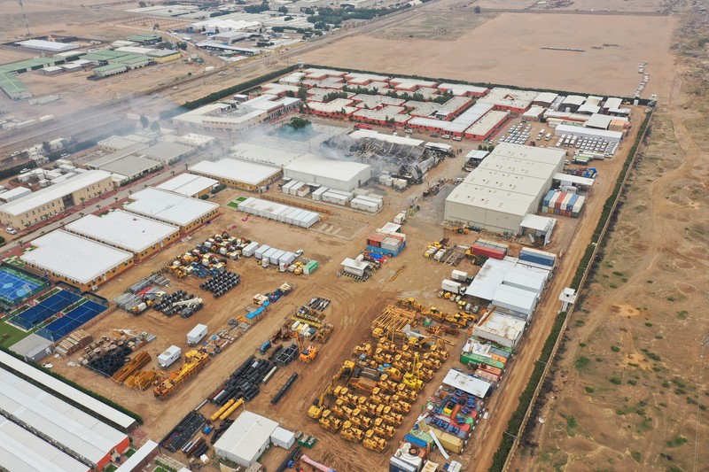 Foto udara menampilkan kerusakan depot minyak milik perusahaan asing usai terkena serangan pesawat tak berawak di sebelah barat Basra, Irak, Sabtu (4/4/2026). (REUTERS/Essam al-Sudani)