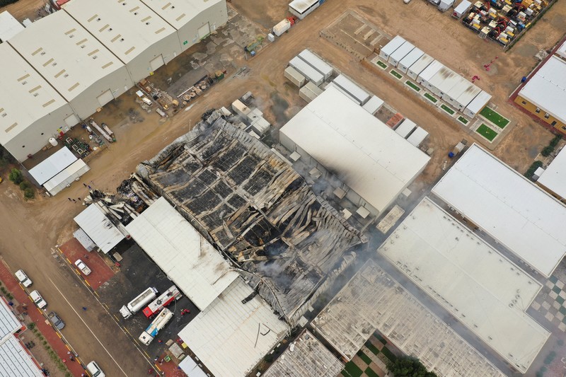 Foto udara menampilkan kerusakan depot minyak milik perusahaan asing usai terkena serangan pesawat tak berawak di sebelah barat Basra, Irak, Sabtu (4/4/2026). (REUTERS/Essam al-Sudani)