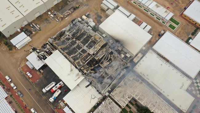 Potret Udara Depot Minyak Hangus Terbakar Diserang Drone Iran