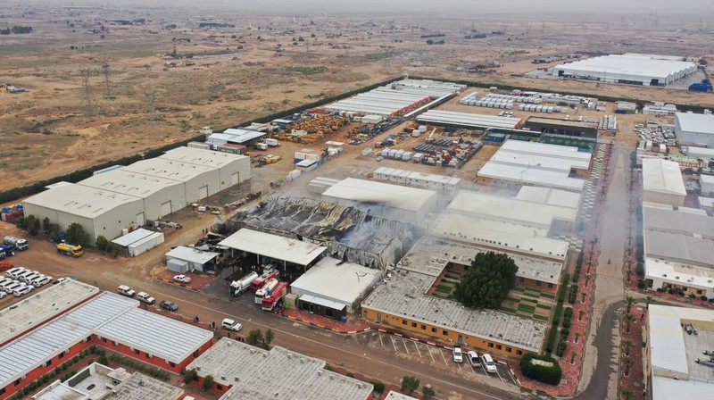 Foto udara menampilkan kerusakan depot minyak milik perusahaan asing usai terkena serangan pesawat tak berawak di sebelah barat Basra, Irak, Sabtu (4/4/2026). (REUTERS/Essam al-Sudani)