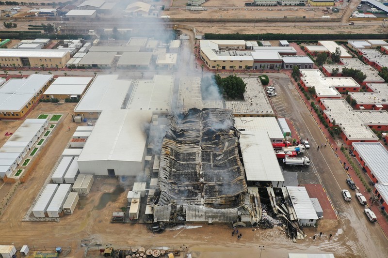 Foto udara menampilkan kerusakan depot minyak milik perusahaan asing usai terkena serangan pesawat tak berawak di sebelah barat Basra, Irak, Sabtu (4/4/2026). (REUTERS/Essam al-Sudani)