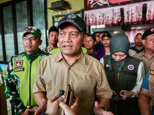 Ahmad Luthfi Upayakan Layanan Dasar Korban Banjir Demak Tetap Terpenuhi