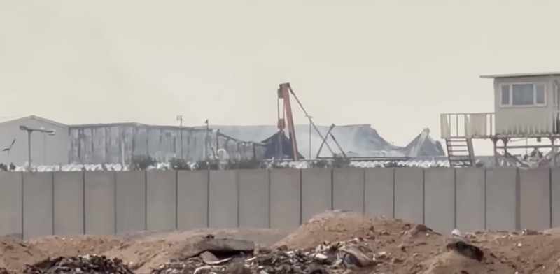 Foto udara menampilkan kerusakan depot minyak milik perusahaan asing usai terkena serangan pesawat tak berawak di sebelah barat Basra, Irak, Sabtu (4/4/2026). (REUTERS/Essam al-Sudani)