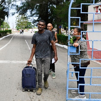 Negara Komunis "Obral" Amnesti Usai Ditekan AS, Ribuan Tahanan Bebas