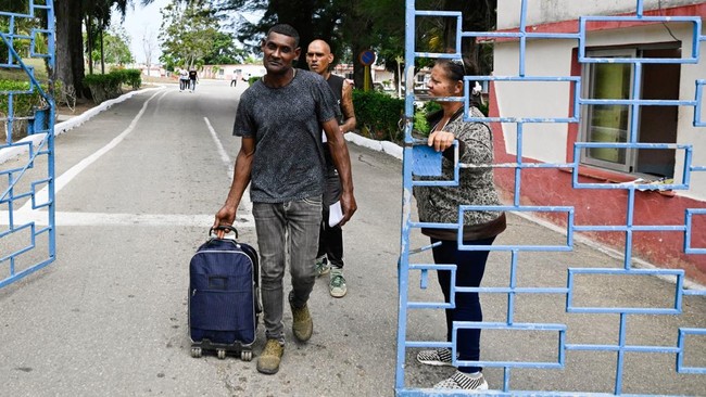 Negara Komunis "Obral" Amnesti Usai Ditekan AS, Ribuan Tahanan Bebas