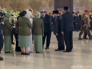 Saat Prabowo Lepas 3 Jenazah Prajurit yang Gugur di Lebanon Bareng SBY