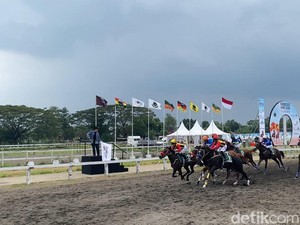 Gaya Shin Tae-yong Tampil Perdana di Lomba Pacuan Kuda di Bantul