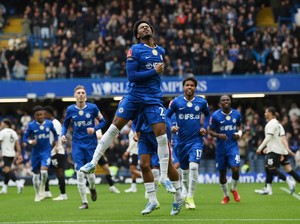 Seperti Biasa, Chelsea Kegemukan