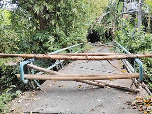 Jadi Tempat Sampah Liar, Warga Tutup Jalan Pintas Kerobokan-Dalung