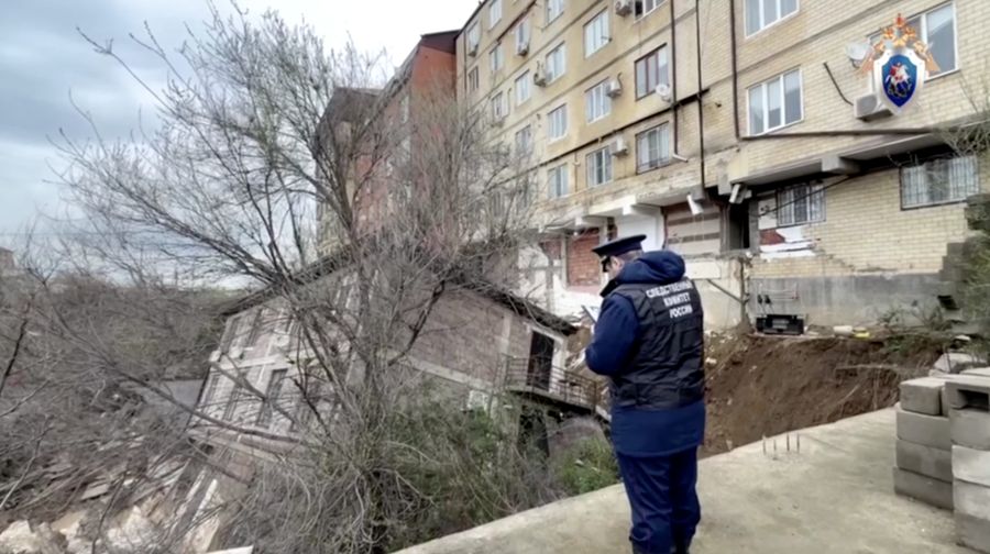 Banjir parah melanda wilayah Dagestan, kawasan Kaukasus, Rusia, Minggu (5/5/2026), menewaskan tiga orang dan memaksa lebih dari 5.000 warga dari empat permukiman dievakuasi. (Tangkapan Layar Video Reuters/)
