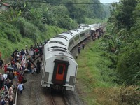 Jalur Selatan Lumpuh karena Bangunkarta Anjlok, Lalu Lintas KA Berubah