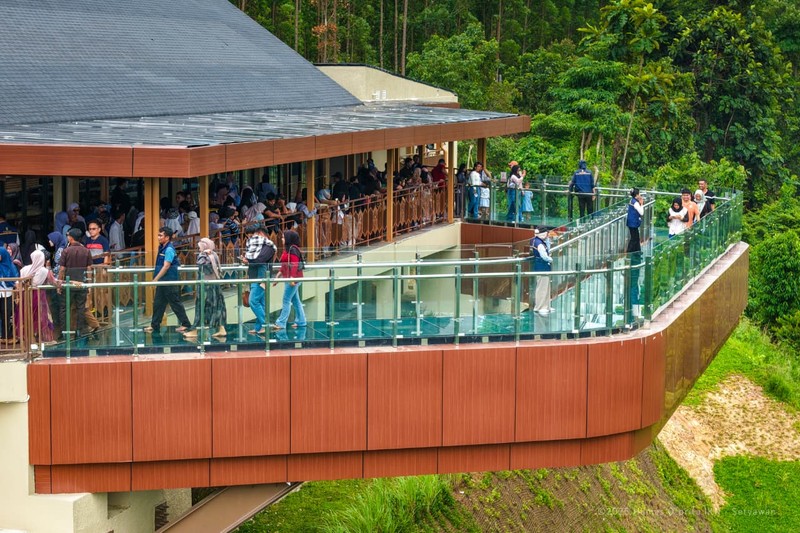Libur Paskah di IKN ramai 59 ribu pengunjung, diwarnai penanaman pohon dan wisata ekologis untuk dukung konsep kota hutan. (Dok. Humas Otorita IKN)