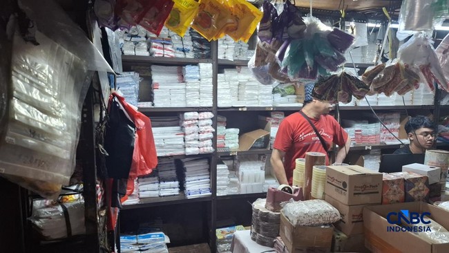 Harga Plastik Naik Gila-Gilaan, Daun Pisang Bisa Jadi Solusi