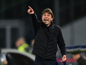 Antonio Conte Kirim Kode ke Manchester United?